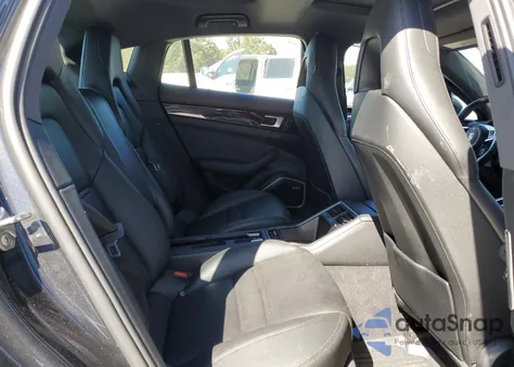 2018 Porsche Panamera 4S z USA, uszkodzony, nr VIN WP0AB2A7XJL135797